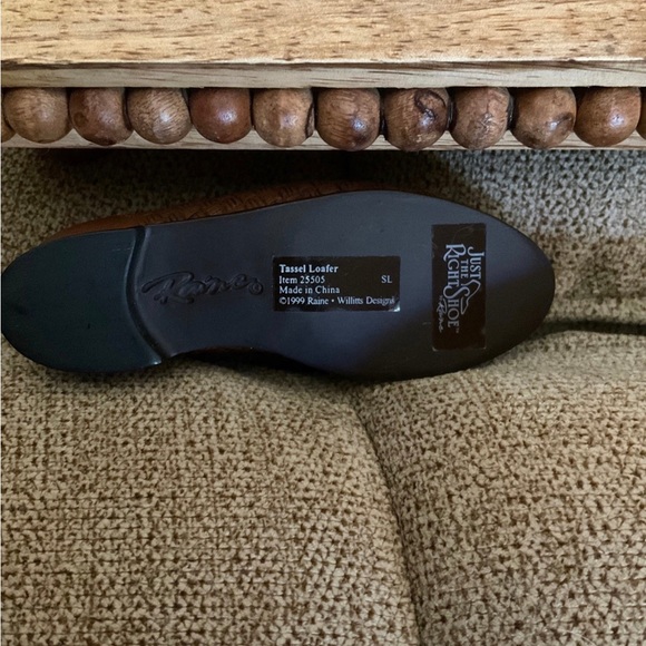 🌸3 for $18🌸 Just the Right Shoe Ingenue, Brown Tassel Loafer Miniature EUC - Picture 8 of 9